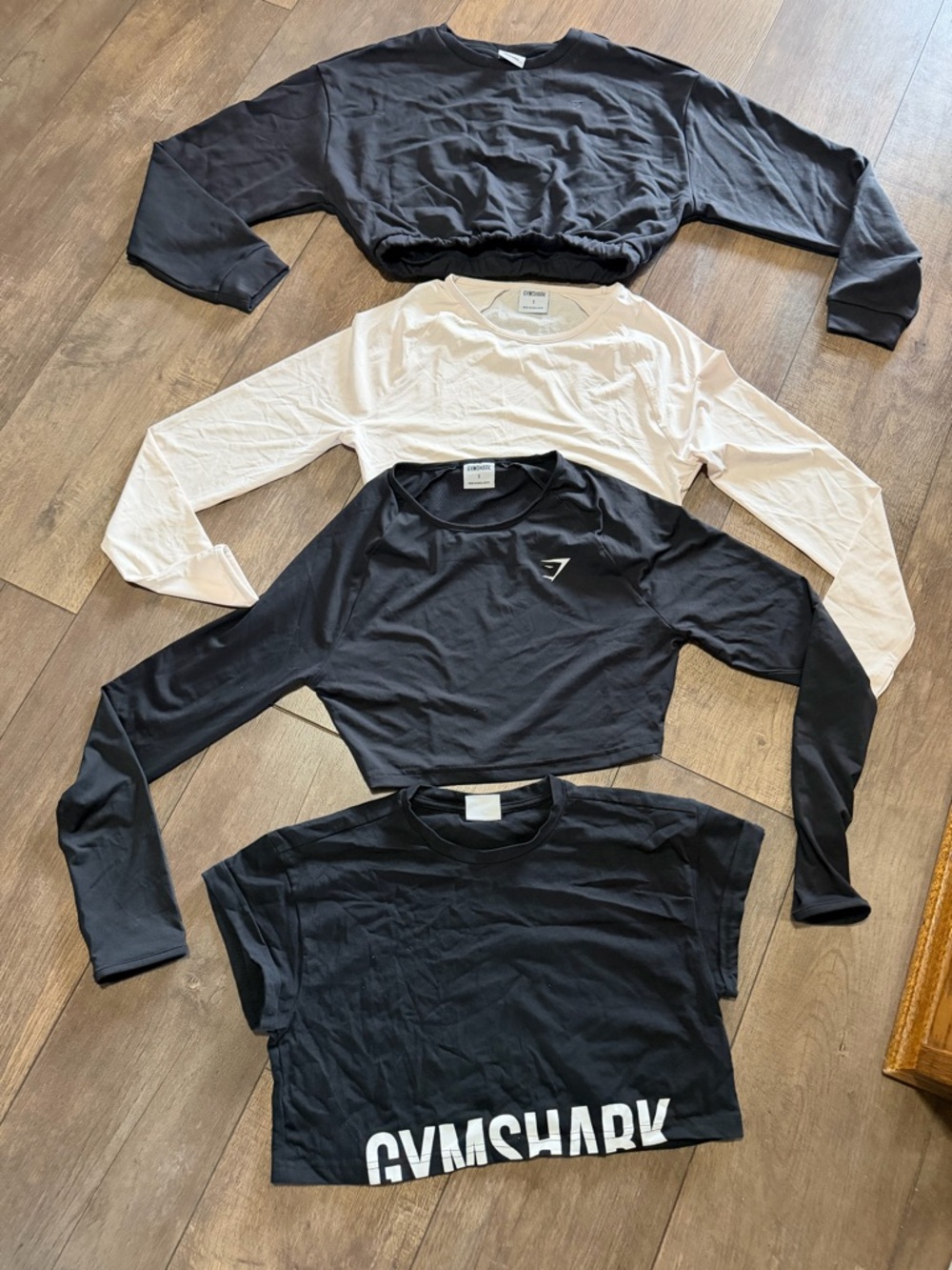 Gymshark Black & Cream Cropped Long-Sleeve sweater and Tee Set small